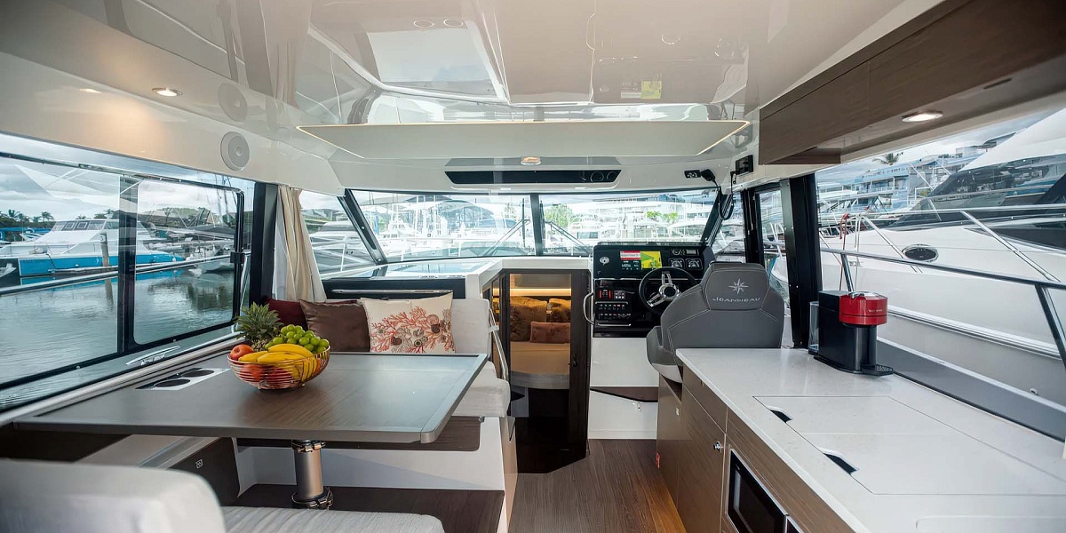 Аренда яхты Jeanneau Merry Fisher 34 на Пхукете | Extremalov Group